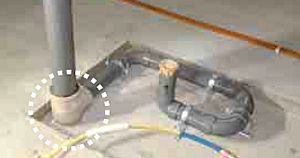排水集合管＋延焼防止機能（カンペイ君、カンペイ立管）の組合せにより、塩ビ管（ＶＰ）で横引きころがし配管が可能です。